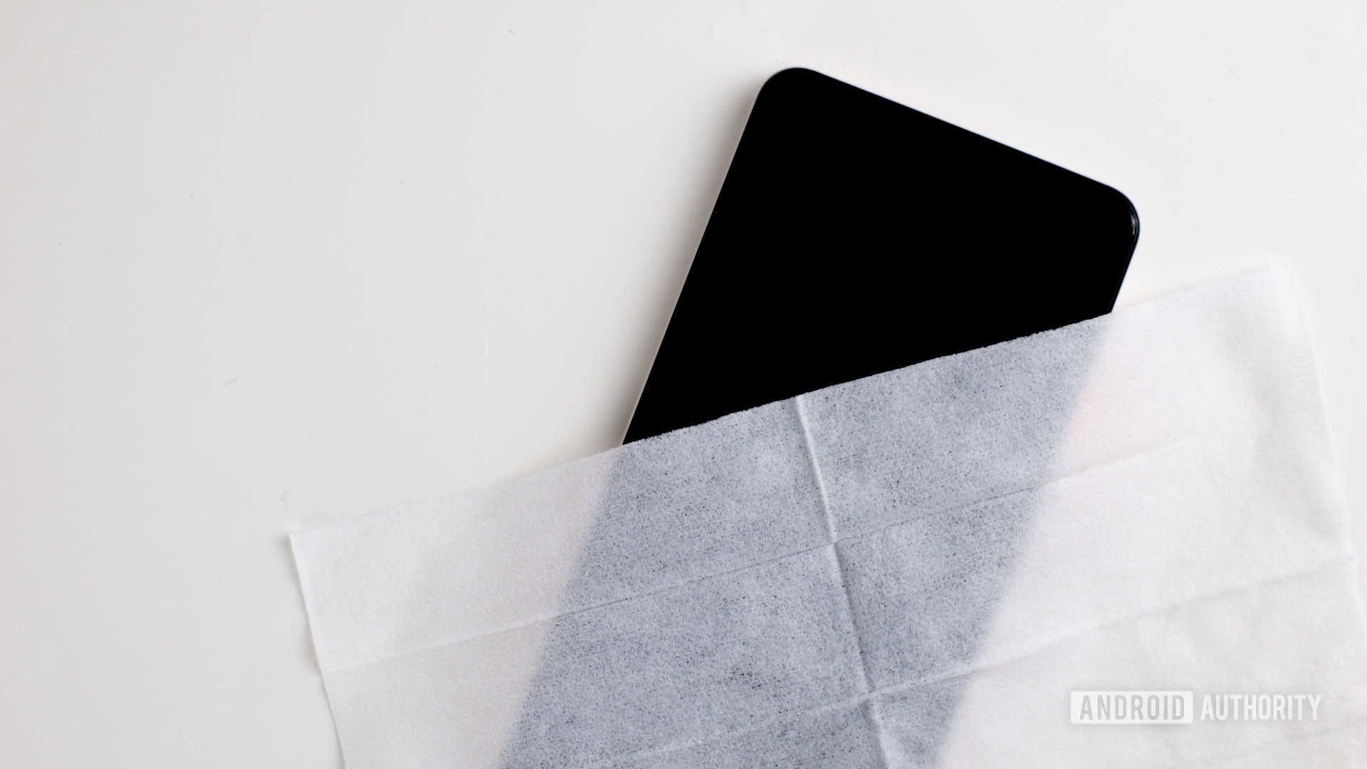 Telefone com len&ccedil;os desinfetantes 5