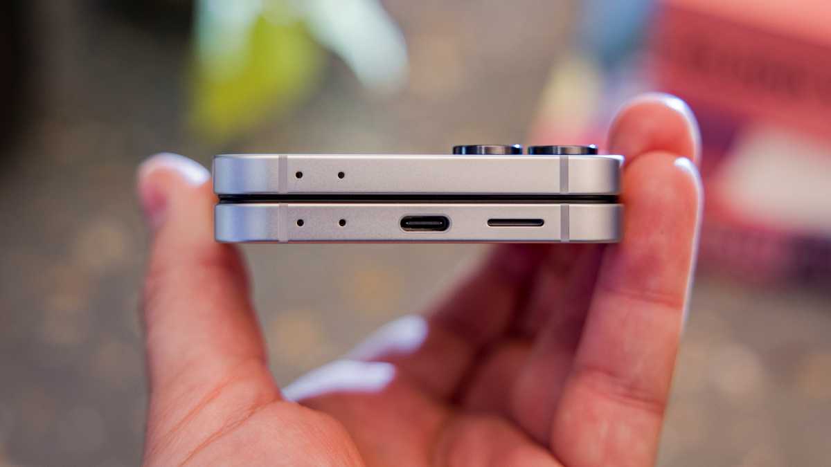 Galaxy Z Flip 7 FE review 10