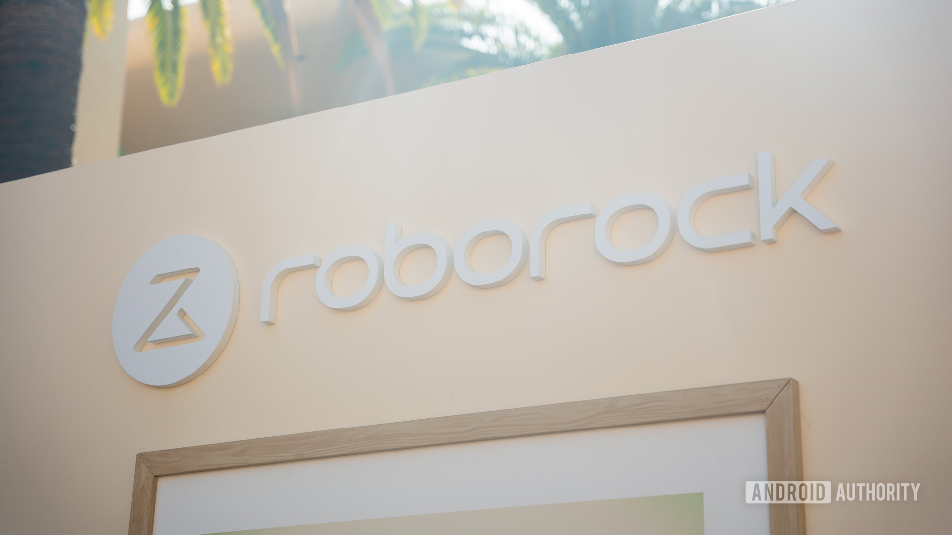 Logotipo da Roborock no evento 8 de Newport Beach Logotipo da Roborock no evento 8 de Newport Beach