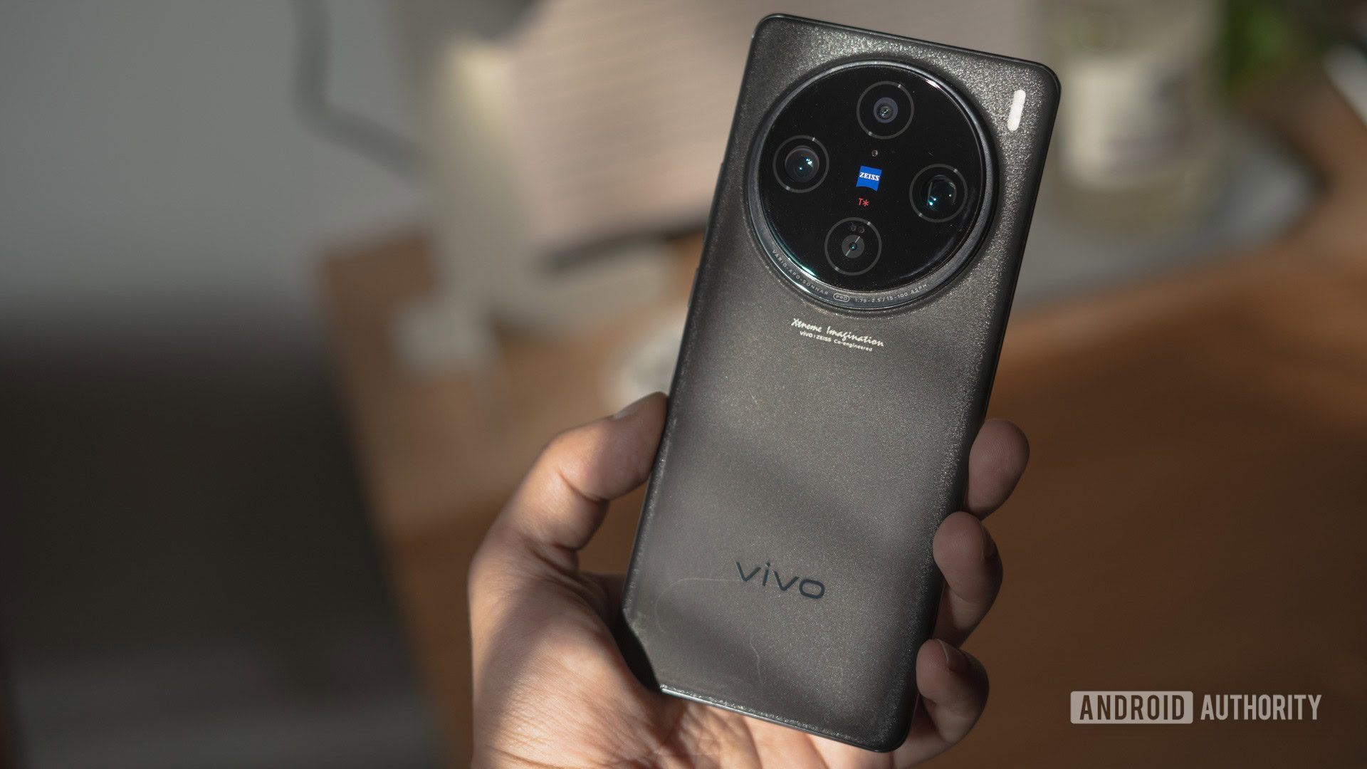 Vivo X100 Pro na m&atilde;o