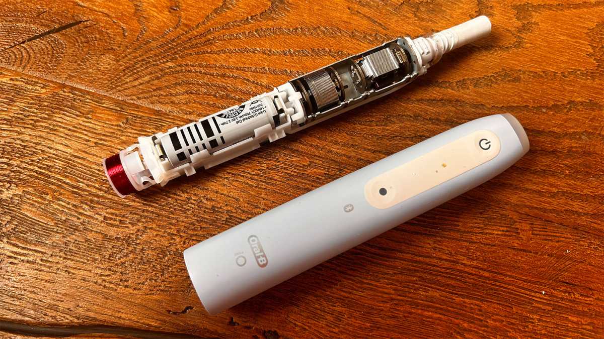 The battery inside the iO