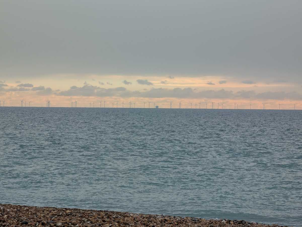 Google Pixel 10 Pro camera sample 5x zoom beach