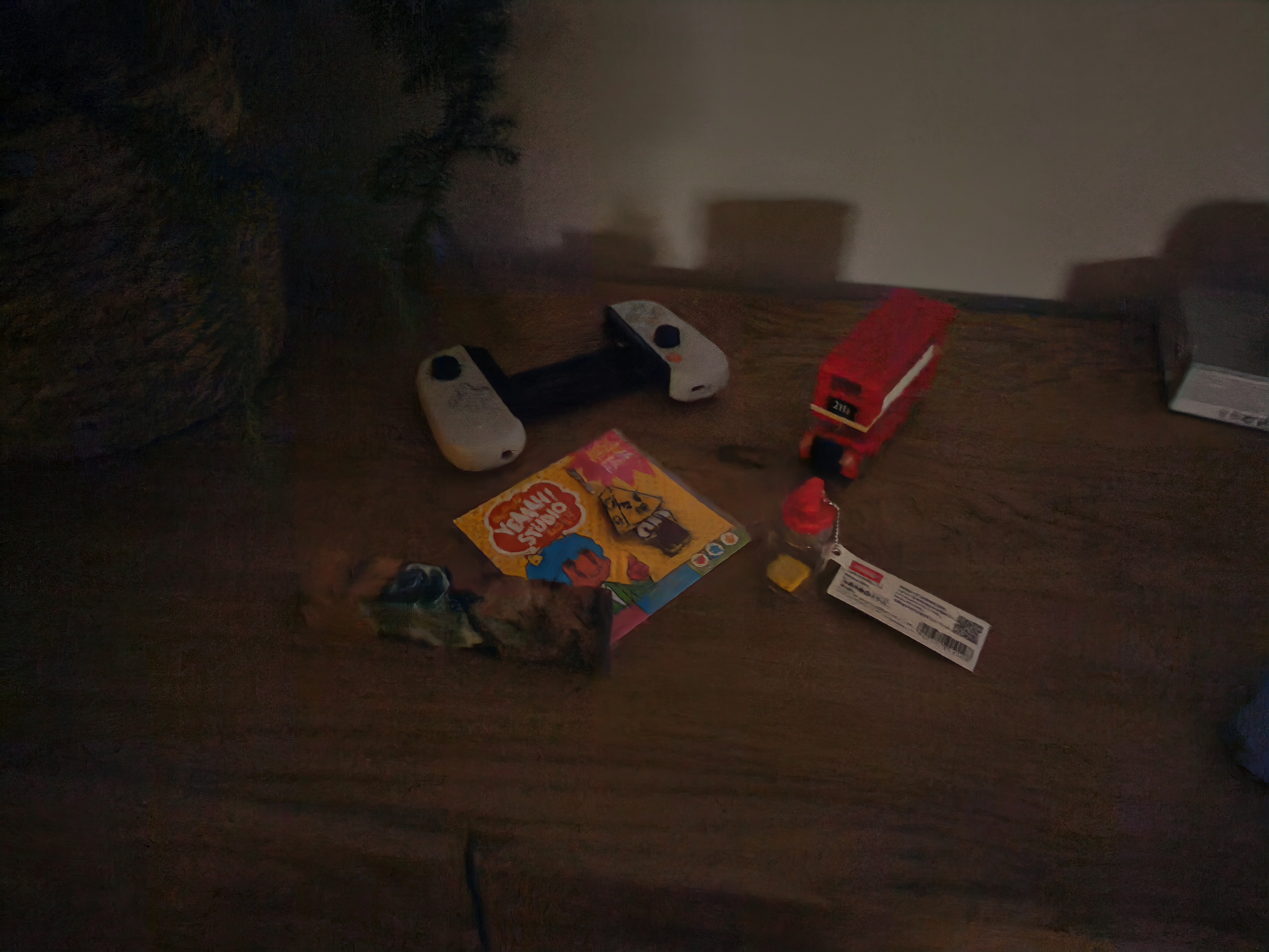 Honor Magic 8 Pro camera sample Night Mode toys