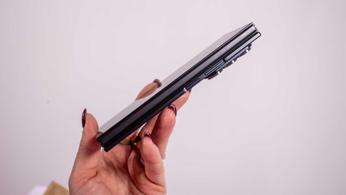 Samsung Galaxy Z TriFold 7