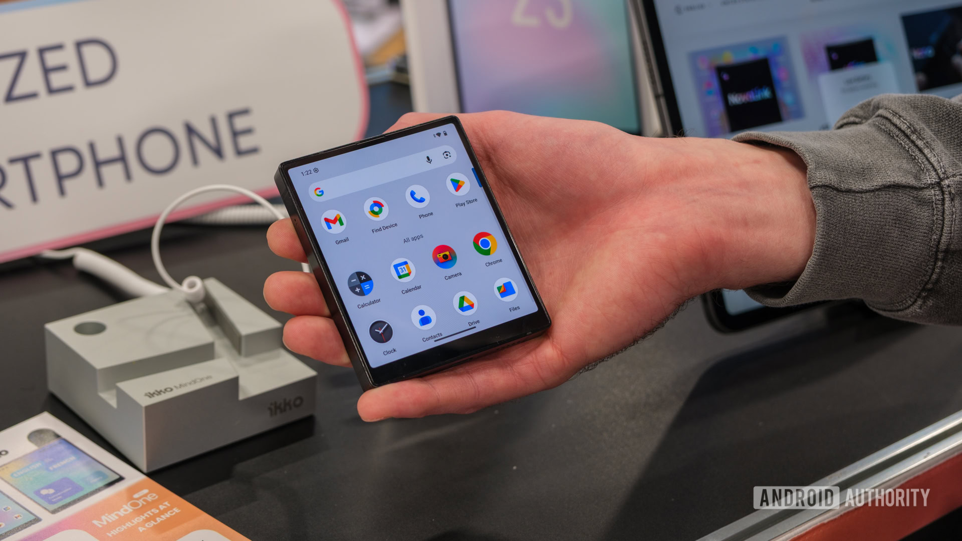 iKKO Mind One em casa na m&atilde;o