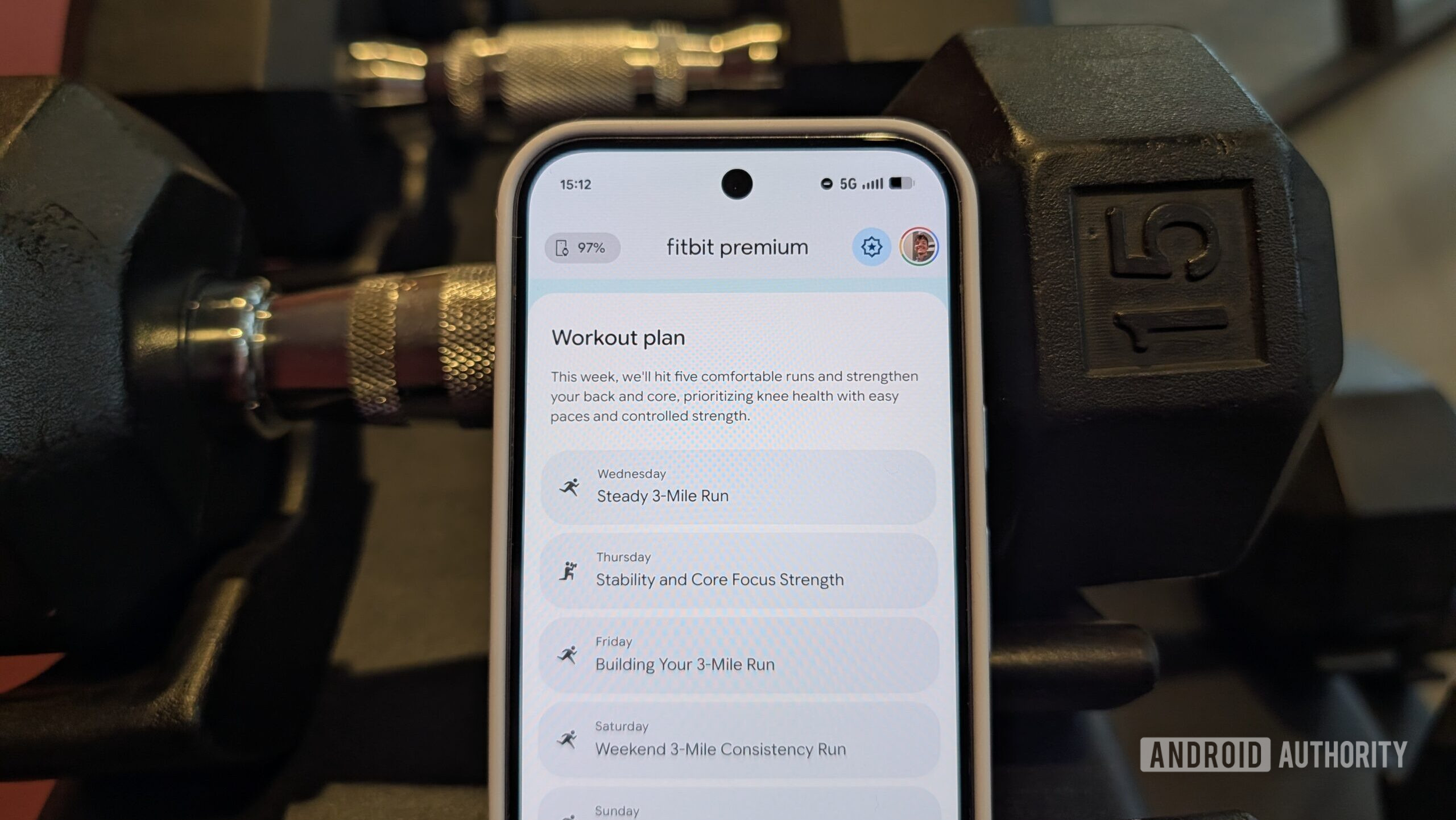 Exemplo de plano de treino no aplicativo redesenhado do Fitbit (janeiro de 2026)