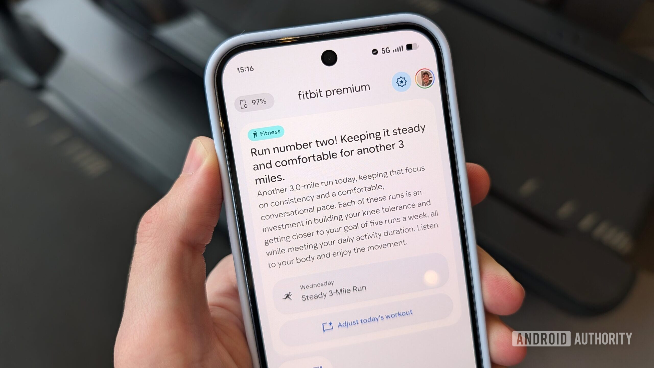 Exemplo de treinador no aplicativo redesenhado do Fitbit (janeiro de 2026)