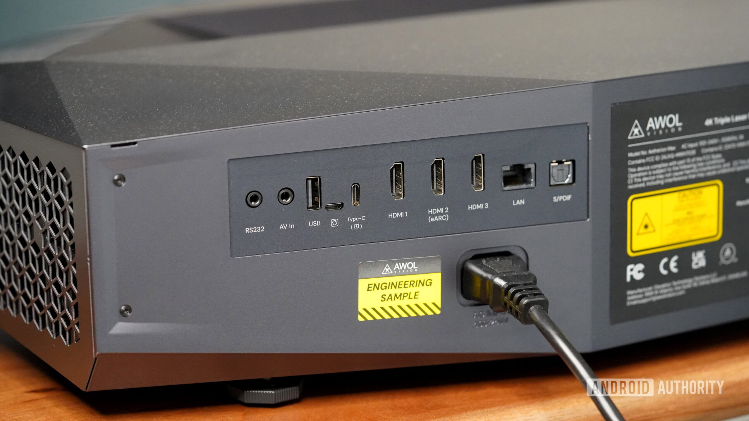 O AWOL Vision Aetherion Pro apresenta op&ccedil;&otilde;es robustas de conectividade.