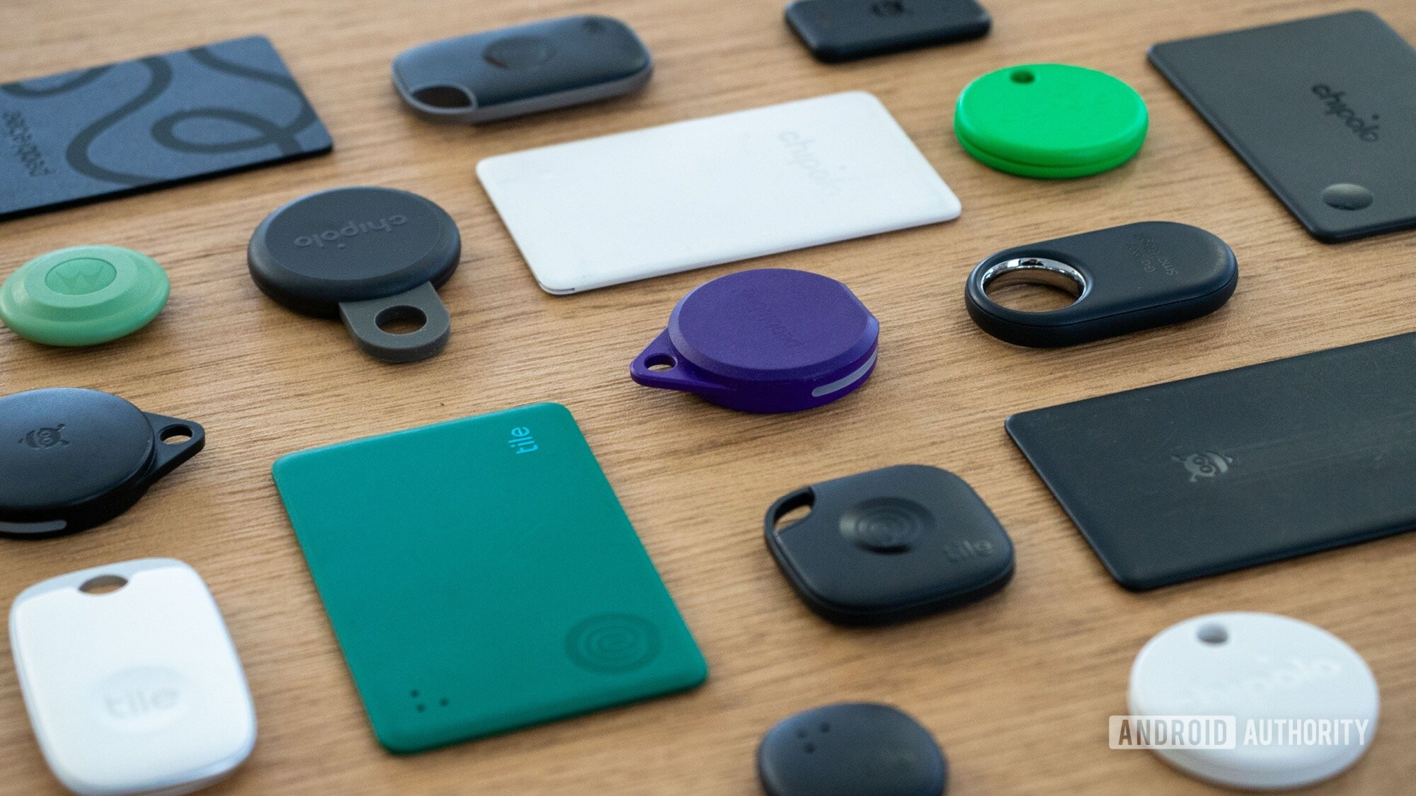 rastreadores bluetooth chipolo pebblebee moto telha samsung encontrar hub 1