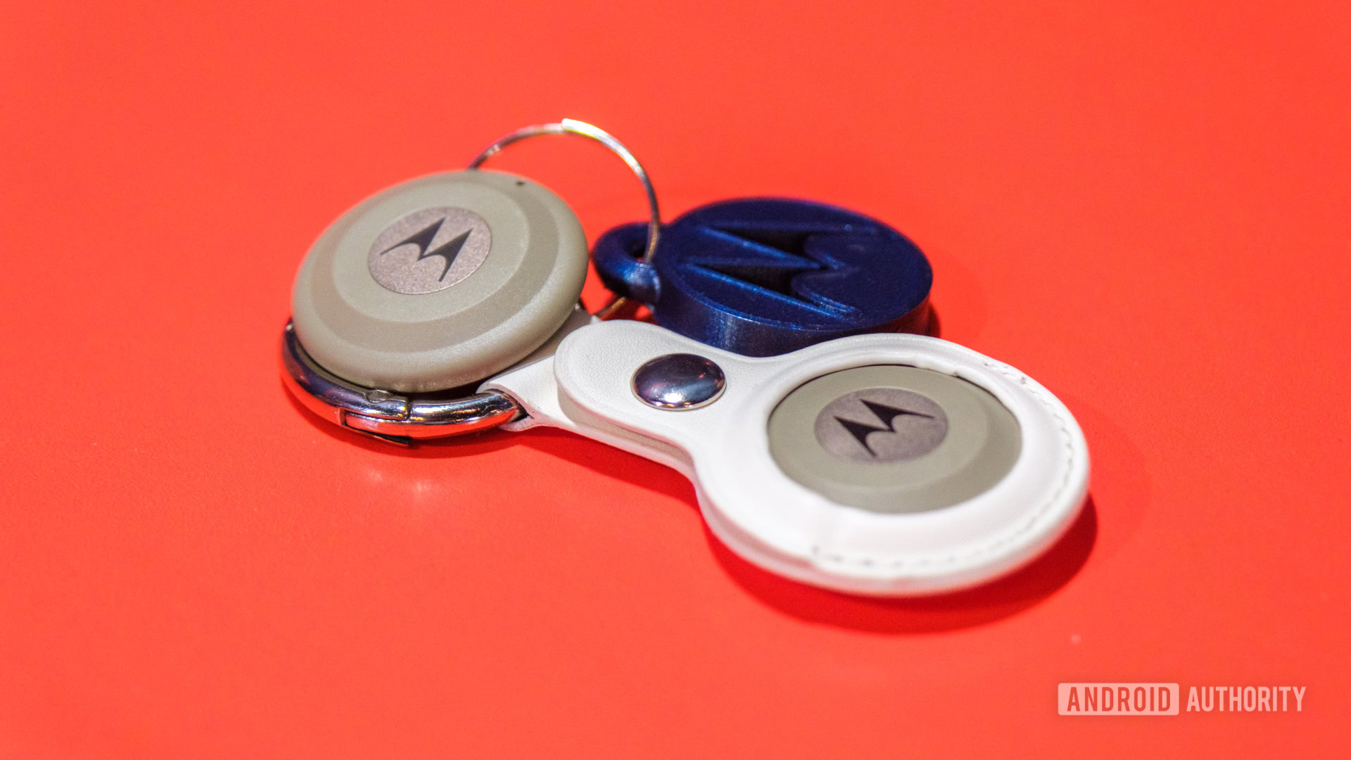 Motorola Moto Tag 2 em suporte