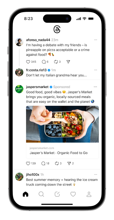 Captura de tela do Threads exibindo um an&uacute;ncio em meio a postagens comuns da plataforma