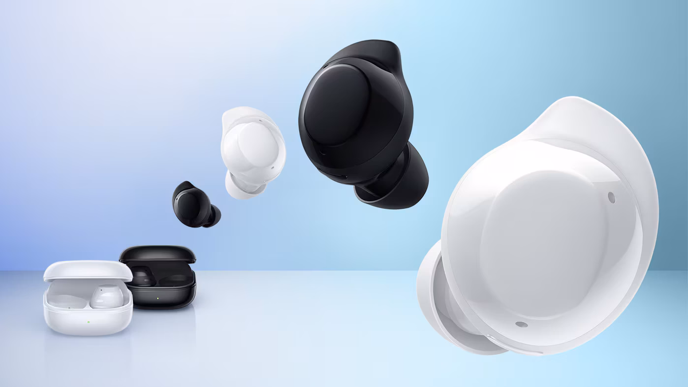 Imagem mostra Galaxy Buds Core nas cores preto e branco fora dos cases.