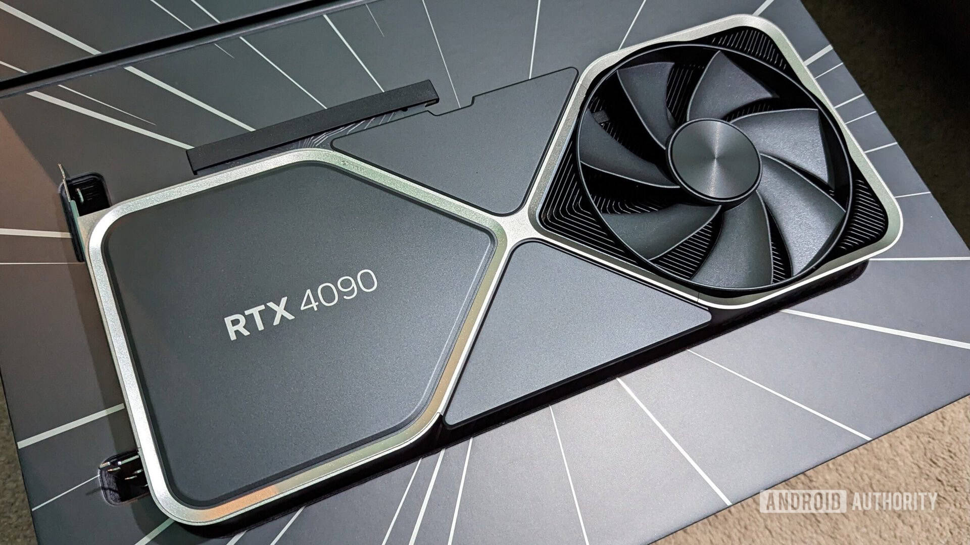NVIDIA GeForce 4090 na caixa