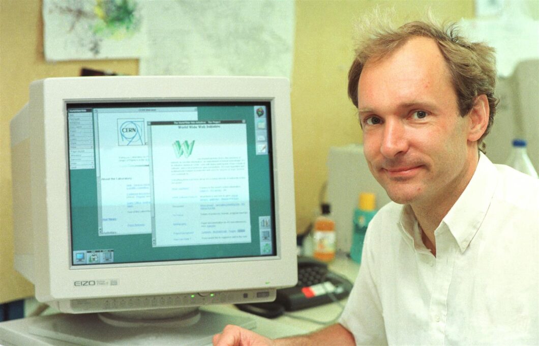 Imagem do físico britânico Tim Berners-Lee, criador da Web e do W3C