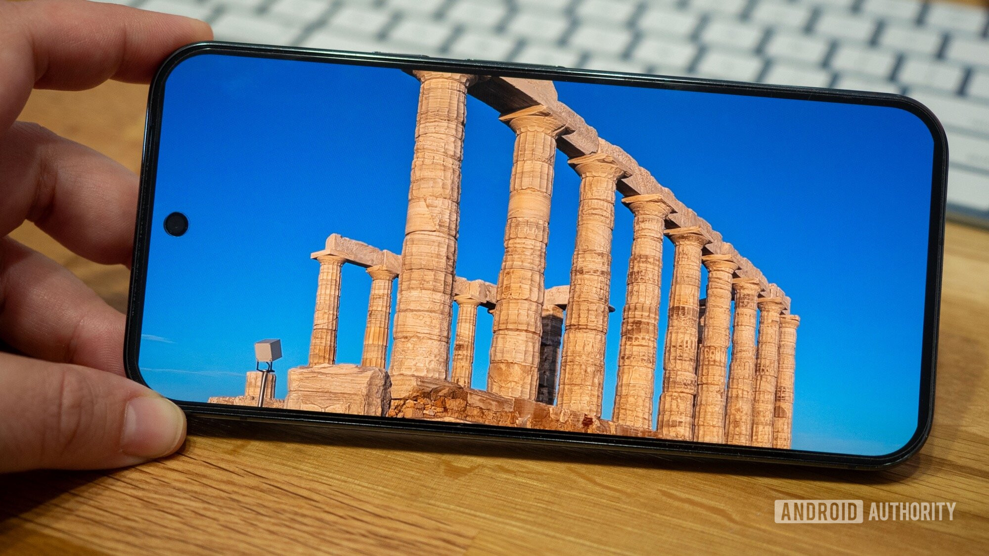 google pixel 10 pro xl na m&atilde;o foto panor&acirc;mica 2