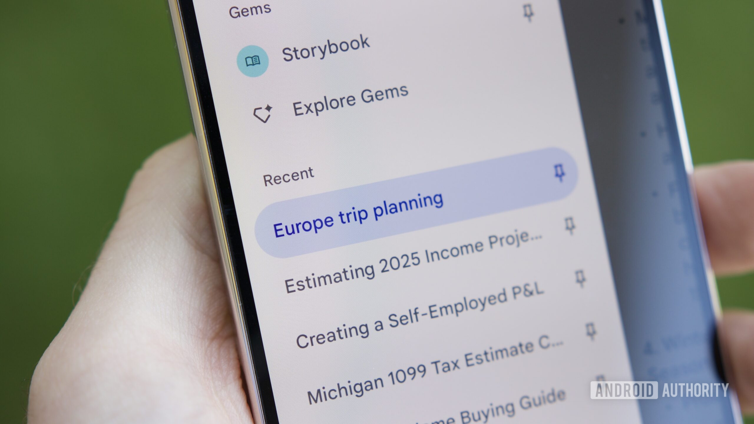 Uma conversa fixada do Gemini chamada "Planejamento de viagem &agrave; Europa."