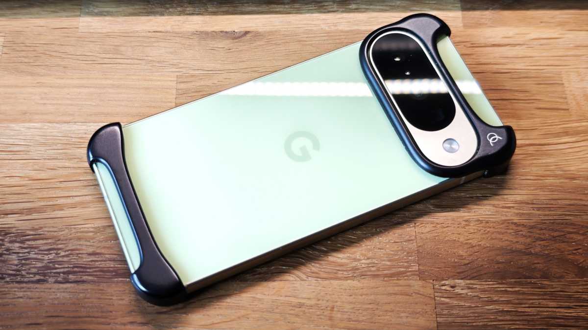 Arc Pulse case review on Pixel 10 8