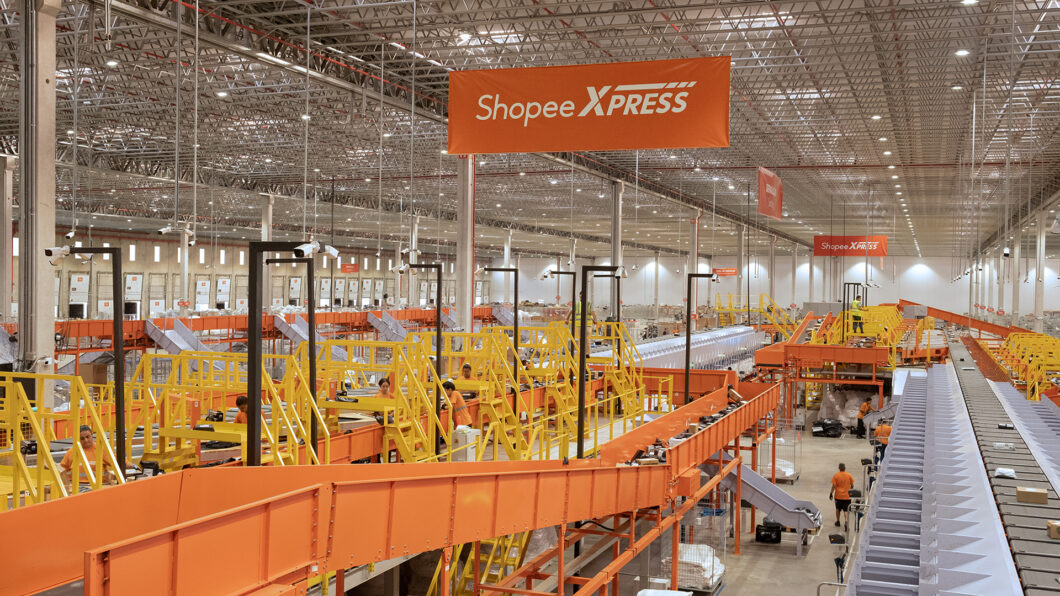 Centro de distribui&ccedil;&atilde;o da Shopee em Santana do Parna&iacute;ba (SP)