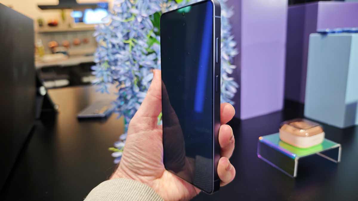 Samsung Galaxy S26 Ultra privacy display angles 5