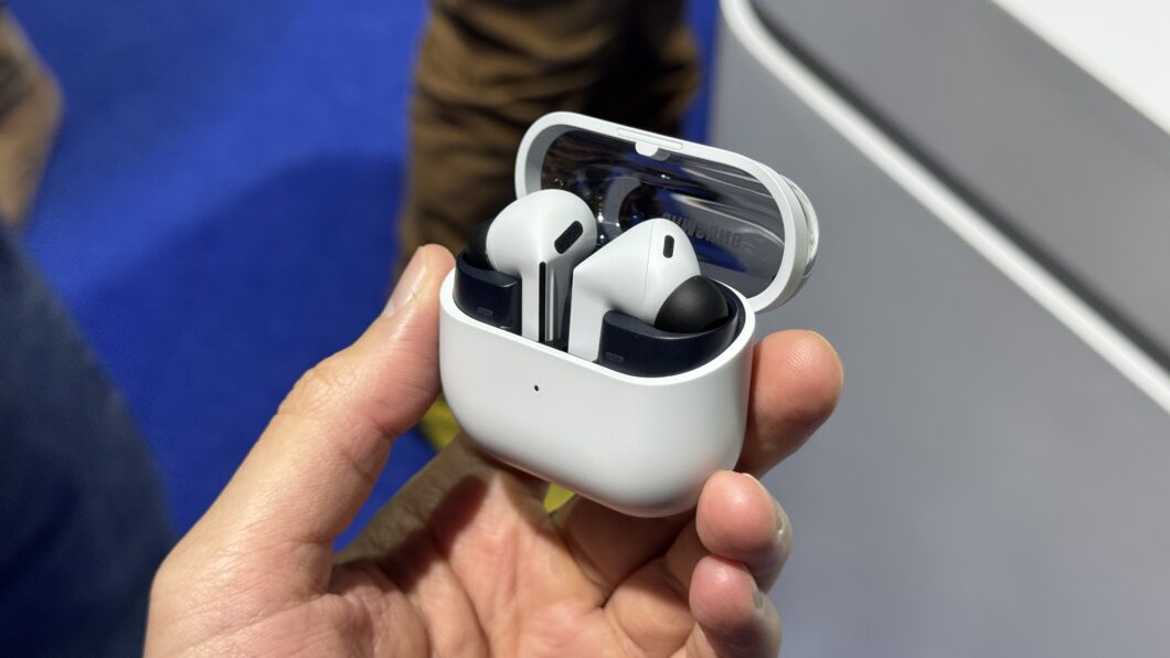 Galaxy Buds 3 FE (foto: Thássius Veloso/Tecnoblog)