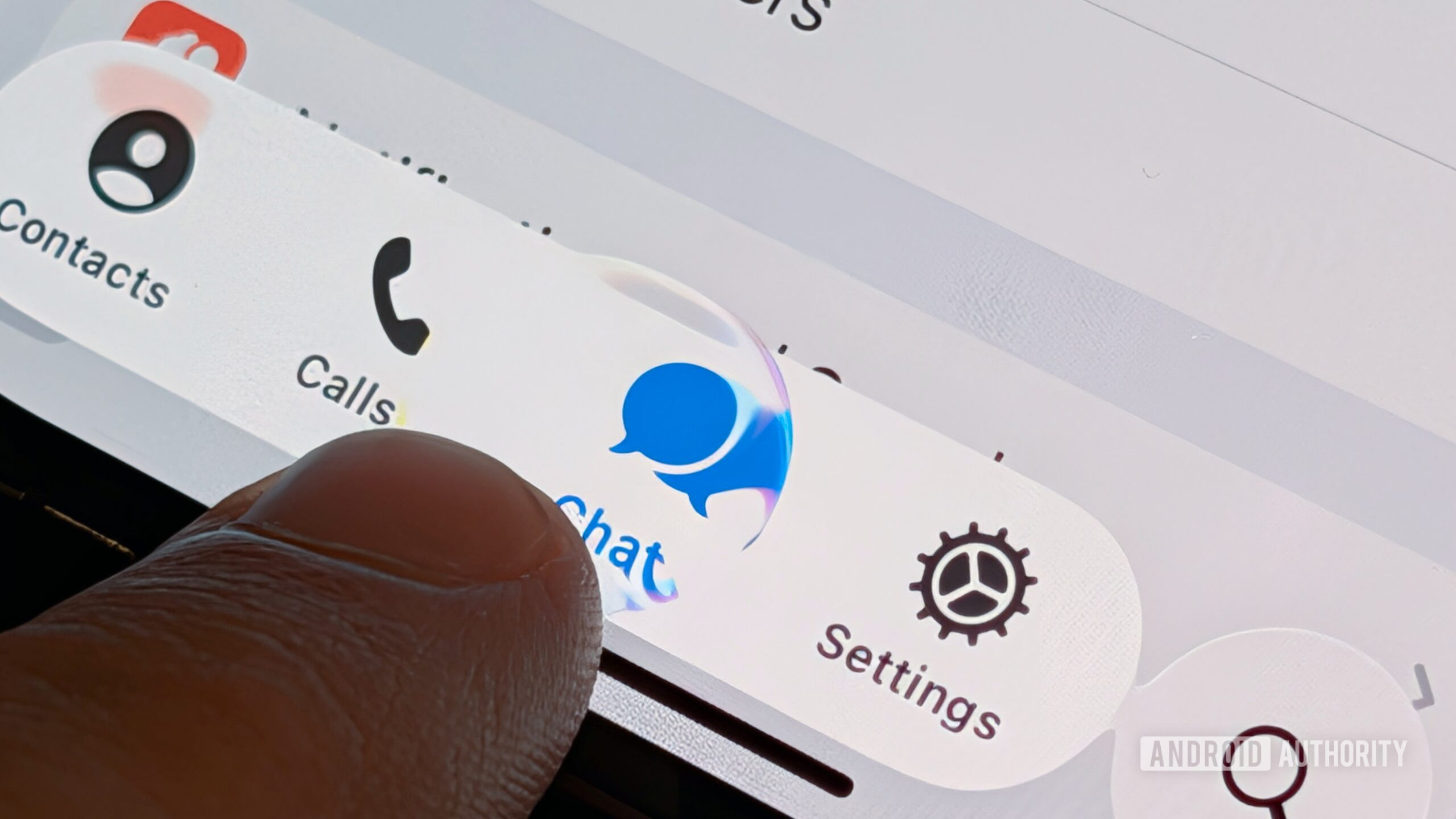 Exemplo de interface de usuário do Liquid Glass no iPhone Exemplo de interface de usuário do Liquid Glass no iPhone