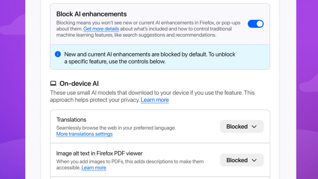 Captura de tela das configura&ccedil;&otilde;es de privacidade do navegador Firefox. No topo, h&aacute; um card com o t&iacute;tulo "Block AI enhancements" e um interruptor azul ativado &agrave; direita. Abaixo, um aviso informa: "New and current AI enhancements are blocked by default". Na se&ccedil;&atilde;o "On-device AI", h&aacute; duas op&ccedil;&otilde;es listadas como "Blocked": "Translations", para navega&ccedil;&atilde;o em diferentes idiomas, e "Image alt text in Firefox PDF viewer", que adiciona descri&ccedil;&otilde;es a imagens em arquivos PDF para acessibilidade.