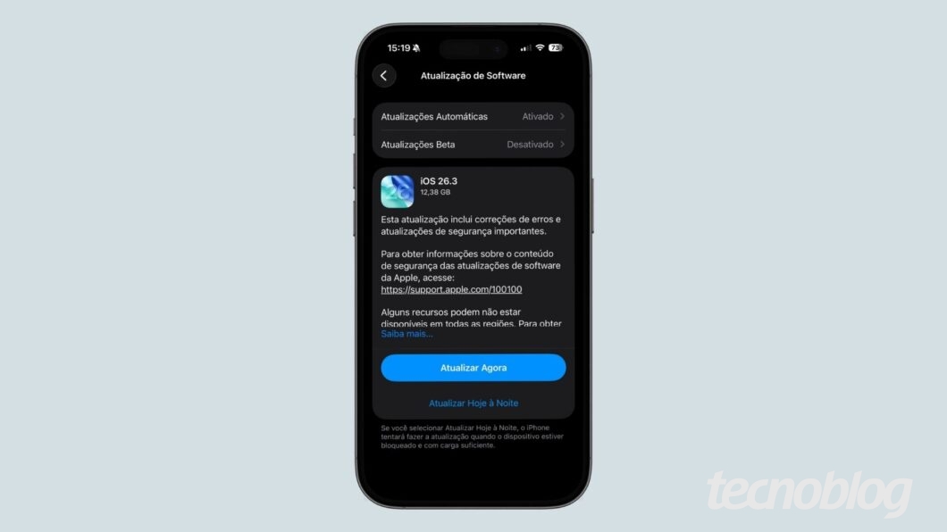 Captura de tela da tela de atualiza&ccedil;&otilde;es do iPhone, indicando a instala&ccedil;&atilde;o do iOS 26.3