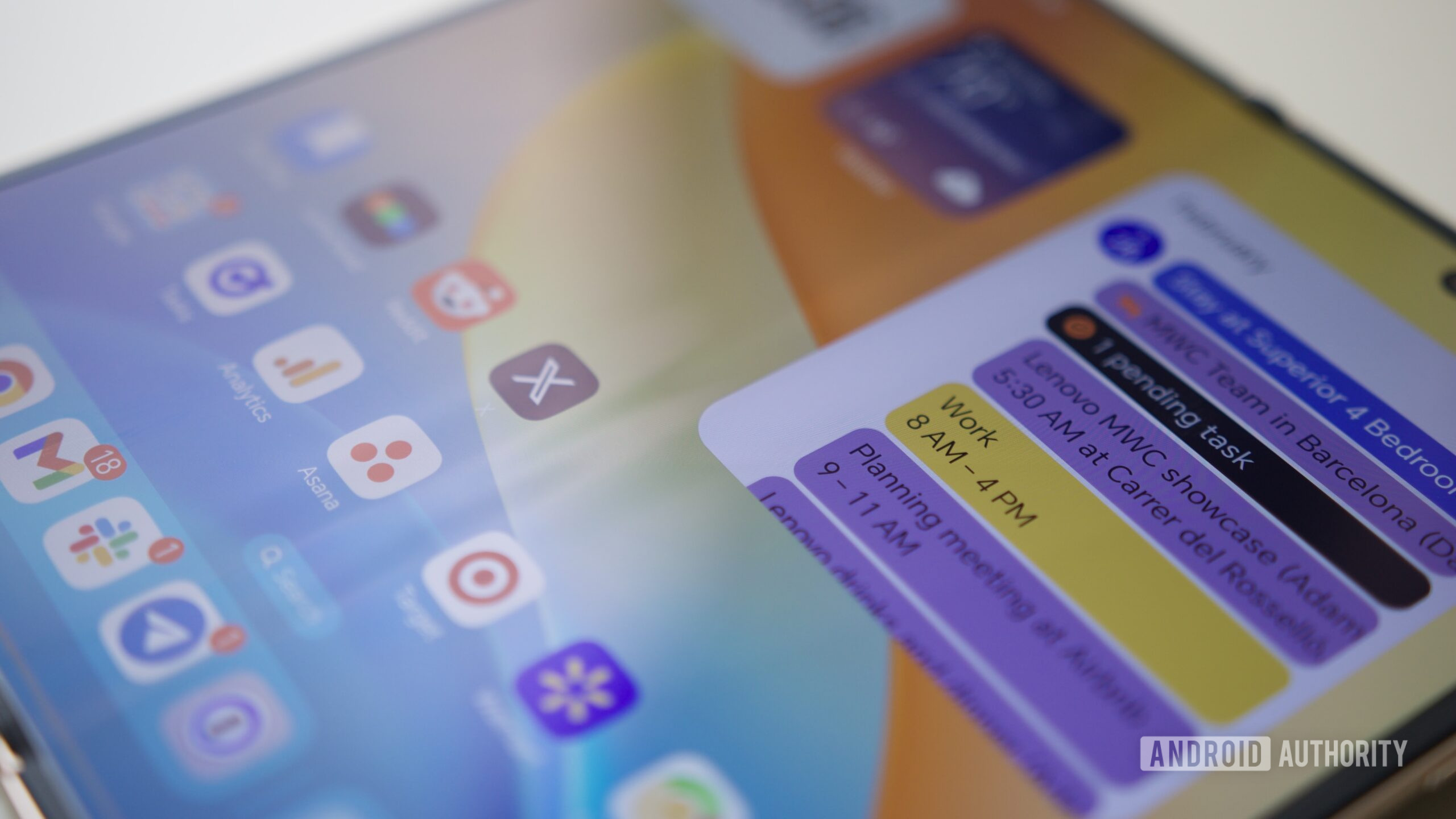 Um close da tela interna do HONOR Magic V6.