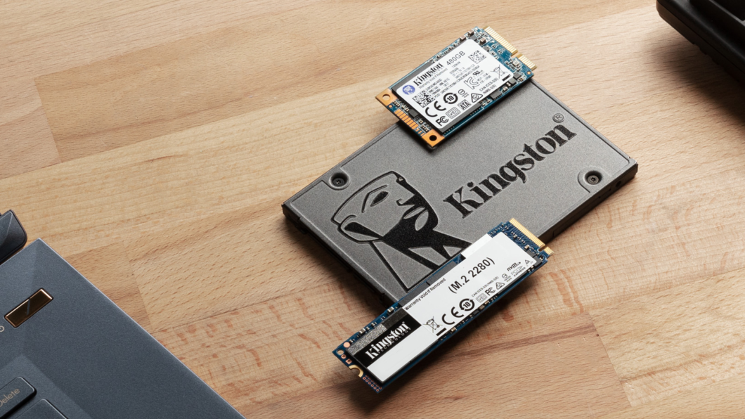 imagen de um SSD e outras unidades de armazenamento que utilizam memória Flash