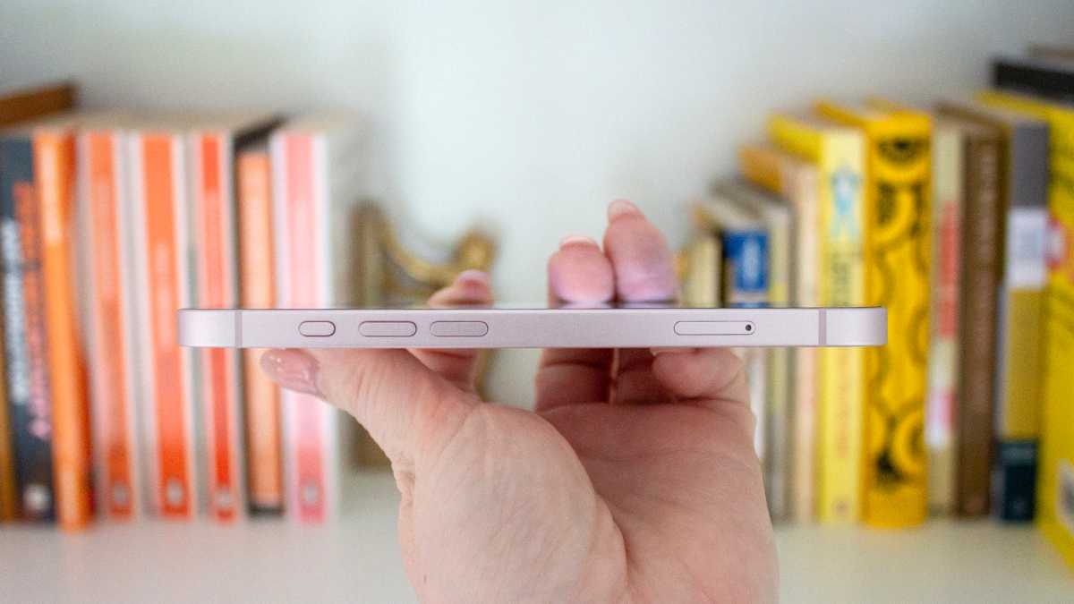 Apple iPhone 17e review 7