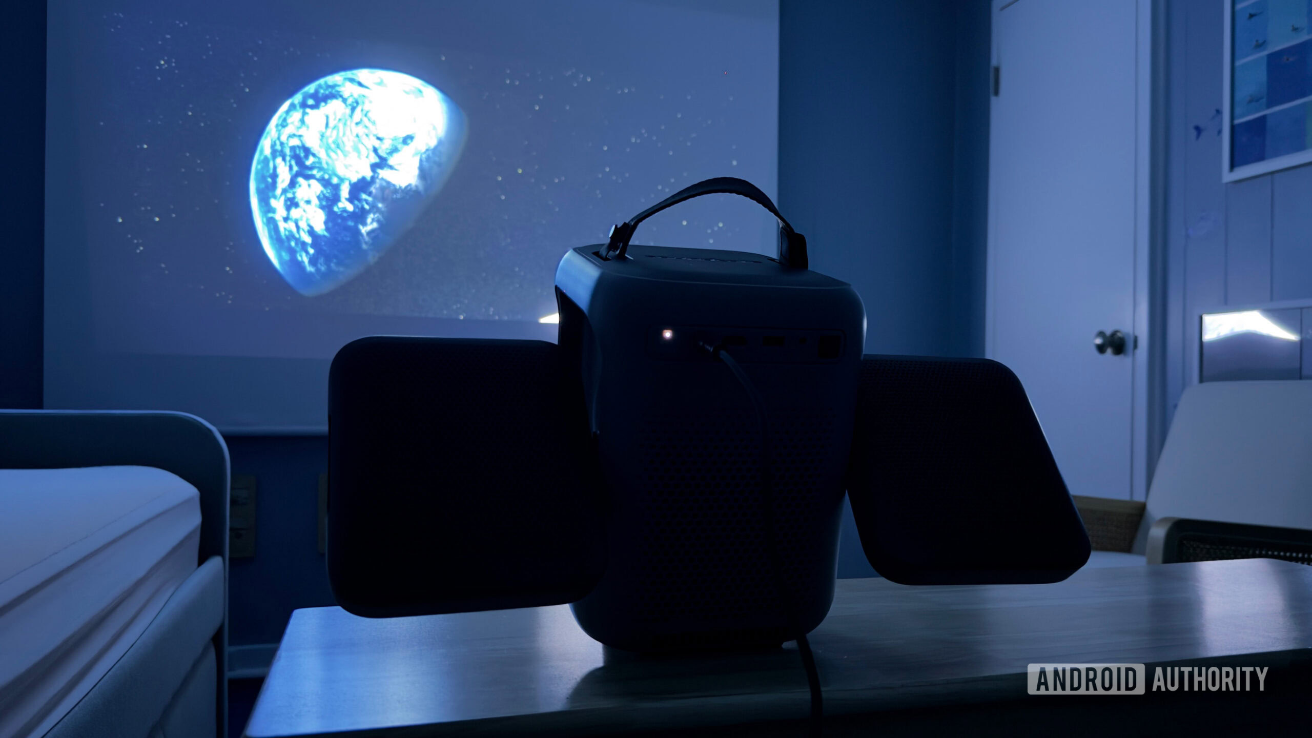 Soundcore Nebulosa P1i projetando Soundcore Nebulosa P1i projetando