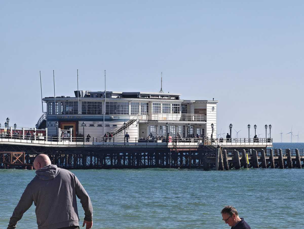 Honor Magic 8 Pro camera sample without Professional Imaging Kit 230mm pier AI Super Res Zoom