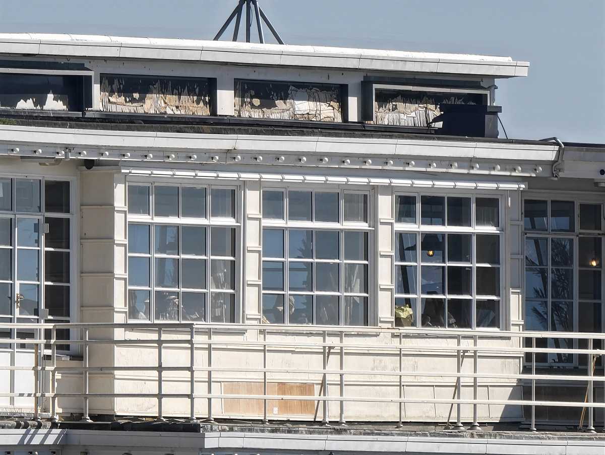 Honor Magic 8 Pro camera sample with Professional Imaging Kit 160mm pier