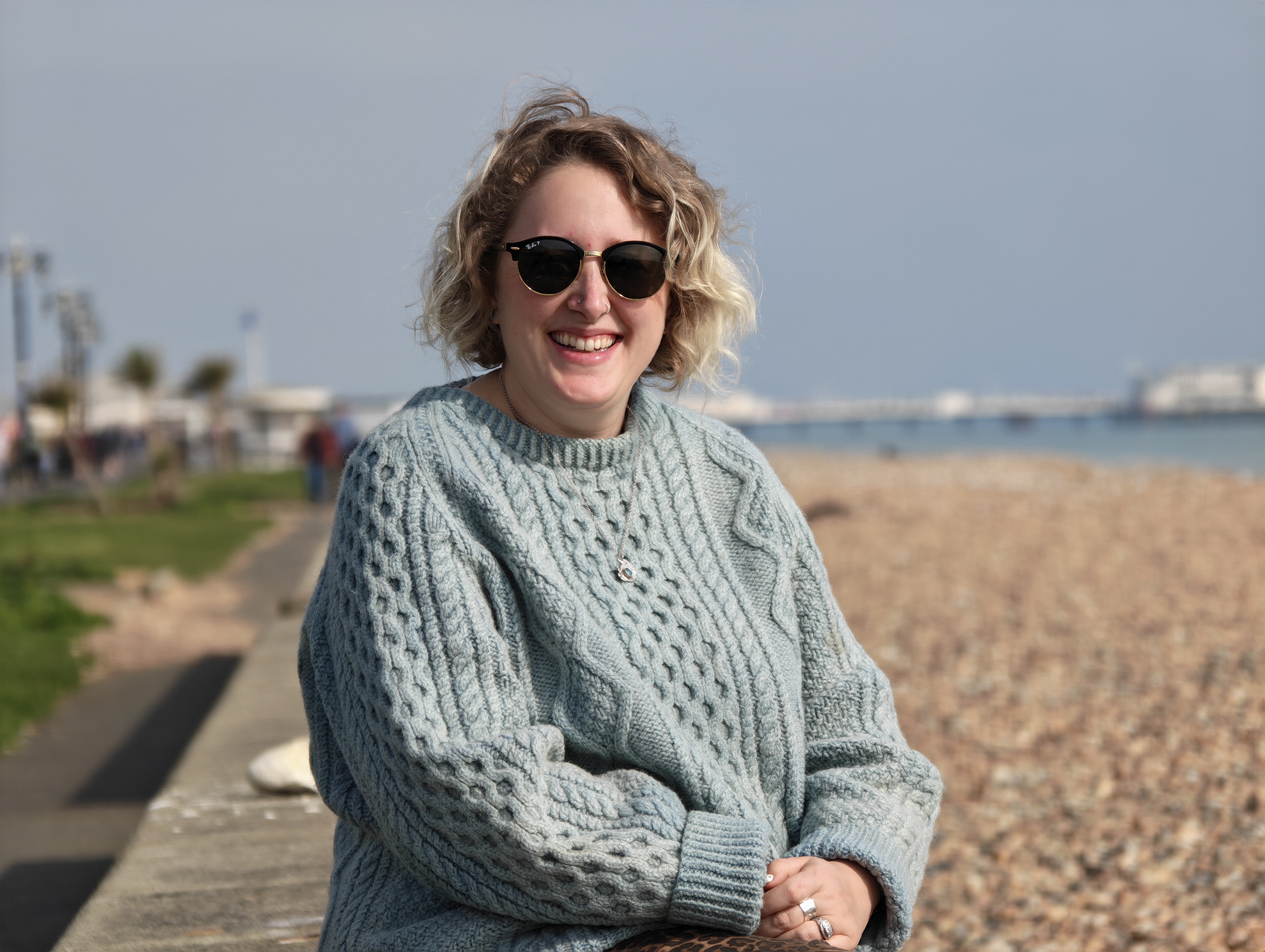 Honor Magic 8 Pro camera sample Professional Imaging Kit 200mm Ellie looking