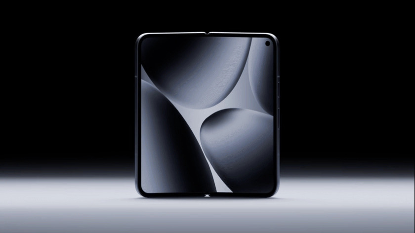 Pixel 10 Pro Fold, smartphone dobr&aacute;vel que alterna entre modo de smartphone e modo de tablet, abrindo sobre uma superf&iacute;cie