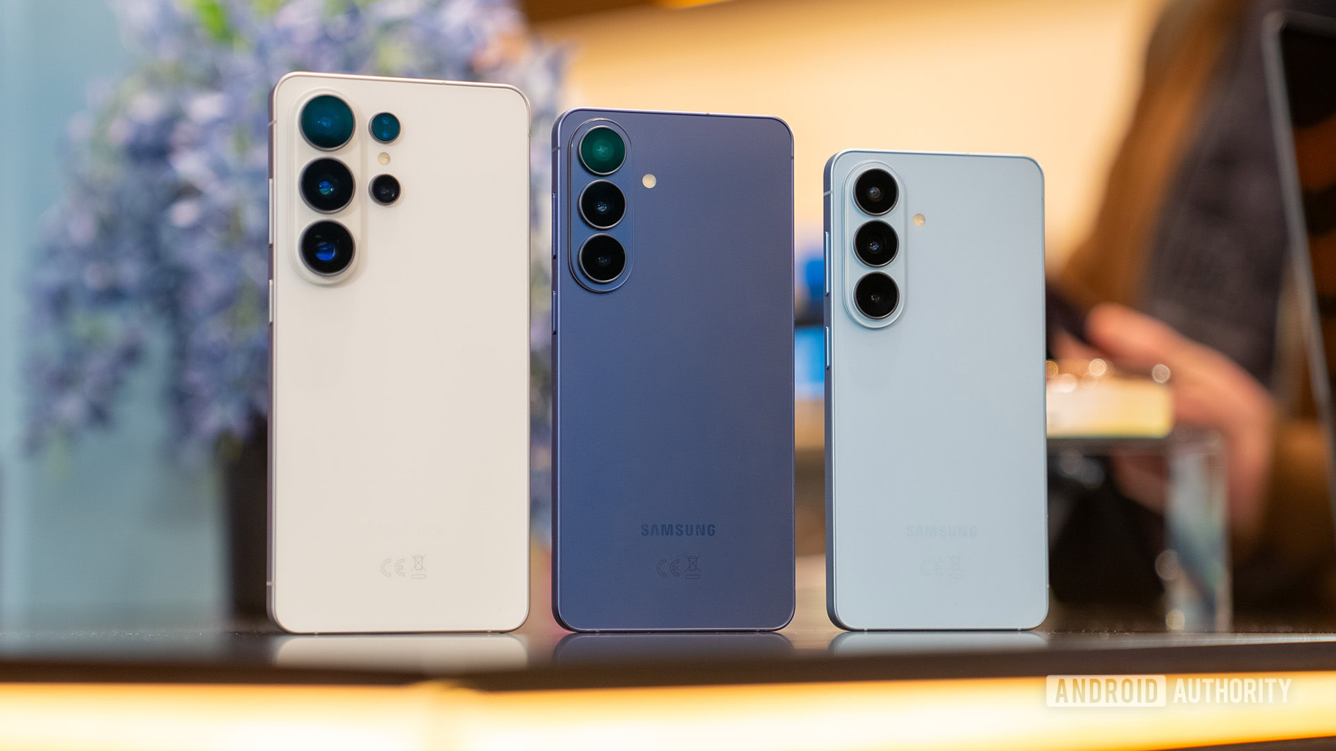 Samsung Galaxy S26 S26 Plus S26 Ultra levantou-se em &acirc;ngulo lateral