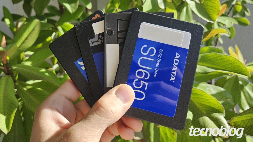 SSDs SATA de 2,5" (foto: Everton Favretto/Tecnoblog)