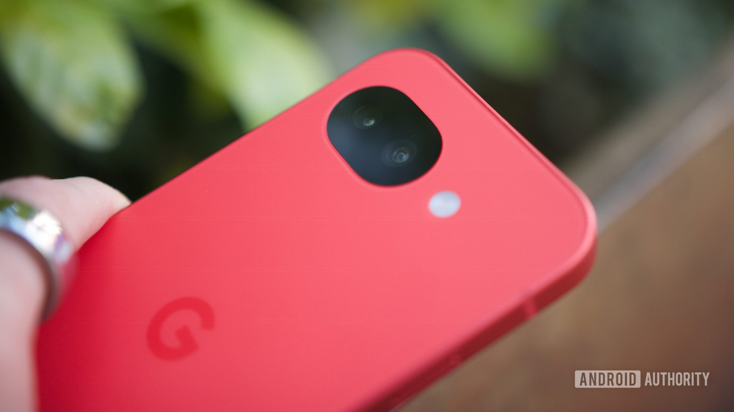 análise do google pixel 10a baga de volta 4 O Google Pixel 10a na cor Berry.