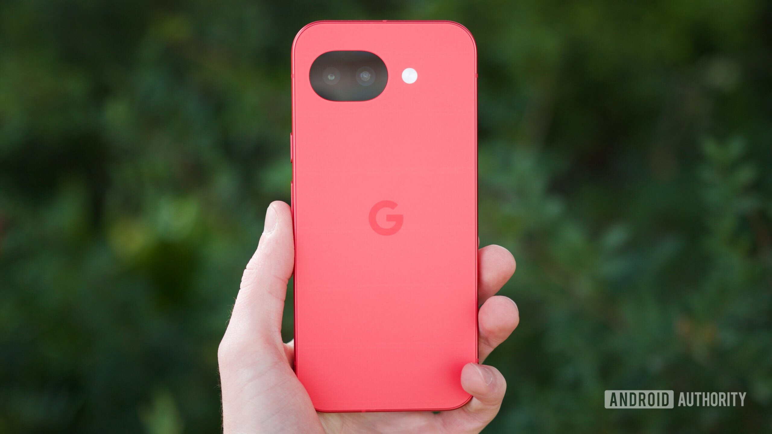 análise do google pixel 10a baga de volta 1 O Google Pixel 10a na cor Berry.