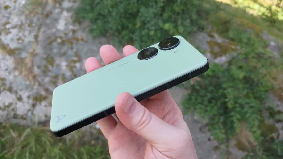 Asus Zenfone 10 profil