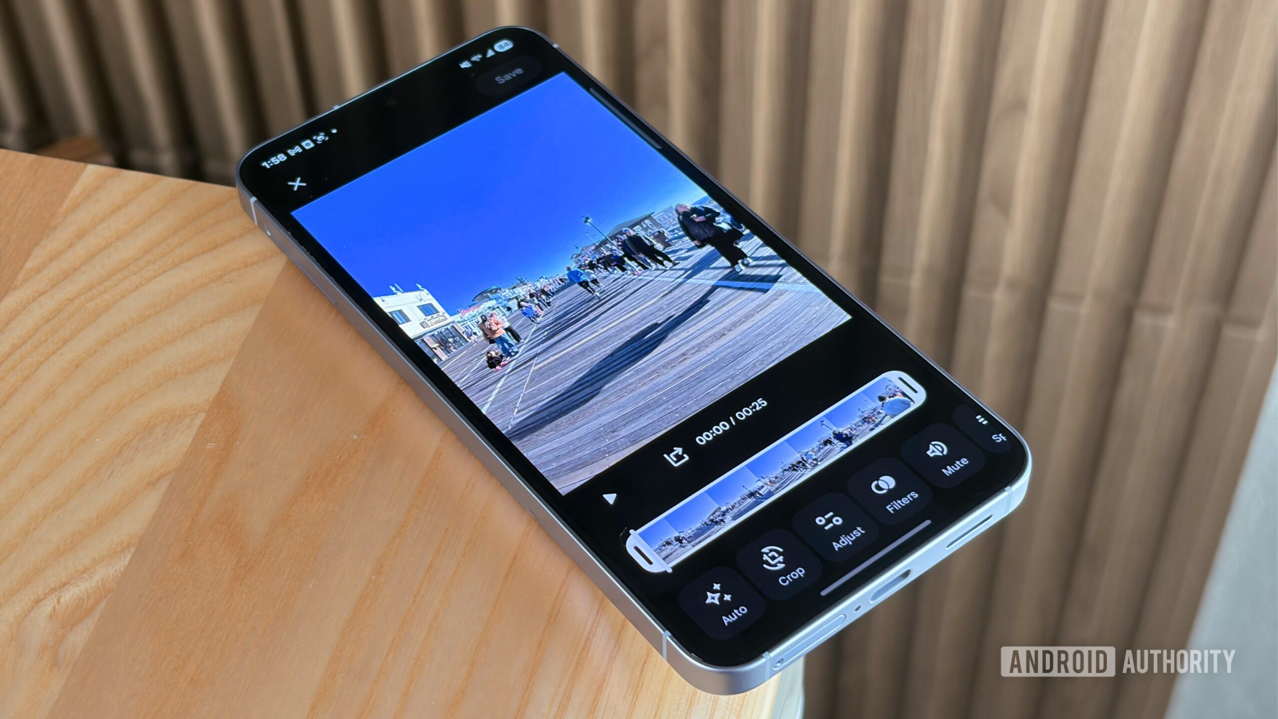 O editor de v&iacute;deo redesenhado do Google Fotos.