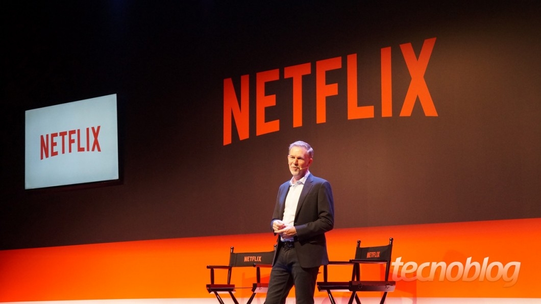 Fotografia de Reed Hastings, executivo da Netflix, falando em um evento