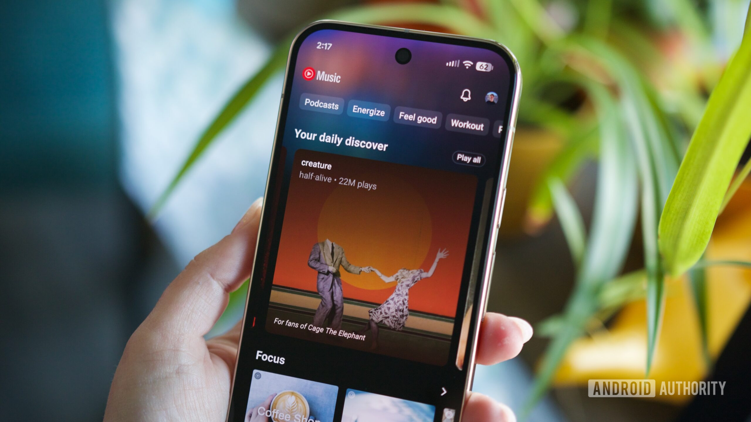 Aplicativo YouTube Music em execu&ccedil;&atilde;o em um smartphone Pixel.