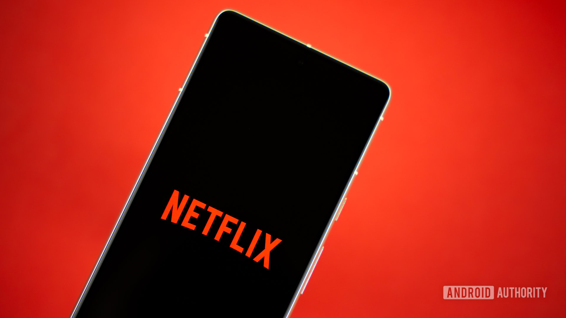 Logotipo da Netflix em fotografia de estoque de smartphone (3) A Netflix pode ter que reembolsar os aumentos de preços aos assinantes italianos.