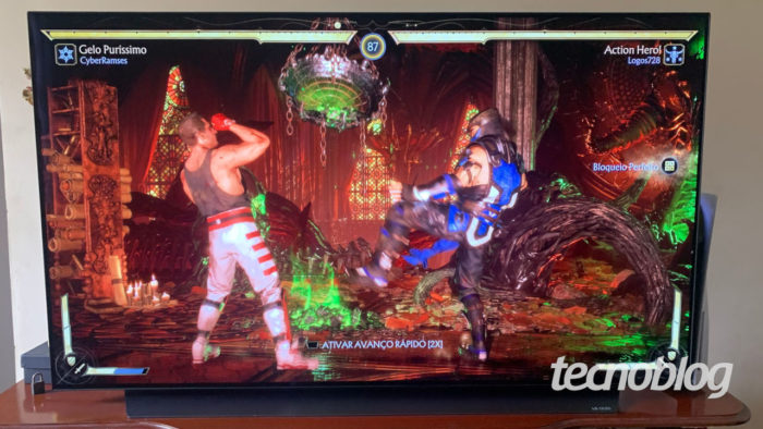 A LG CX atingiu 13 ms no PS5, mas esta &eacute; uma TV OLED bem cara (Imagem: Ronaldo Gogoni/Tecnoblog)