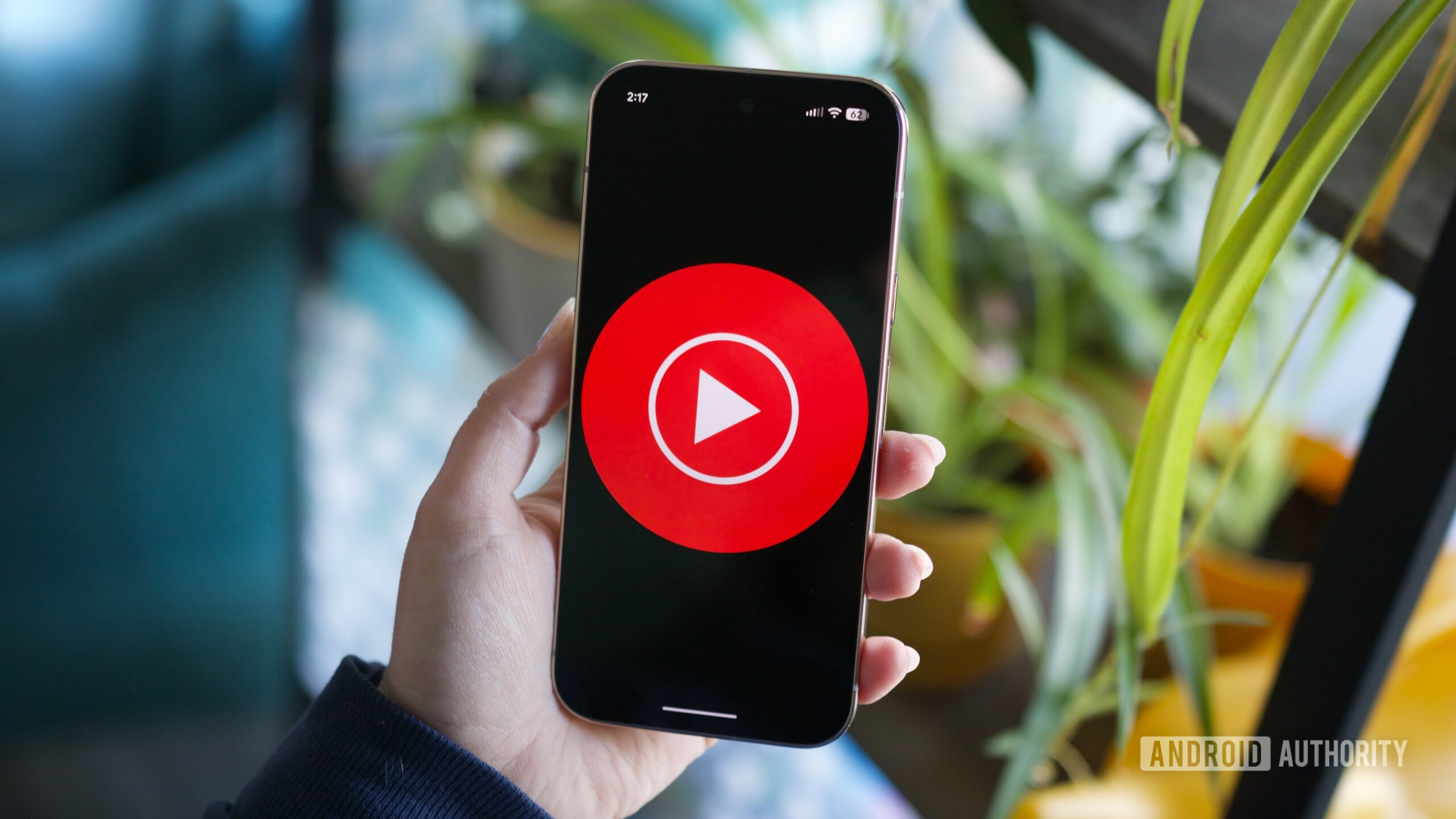 Logotipo do YouTube Music exibido em um telefone Android.