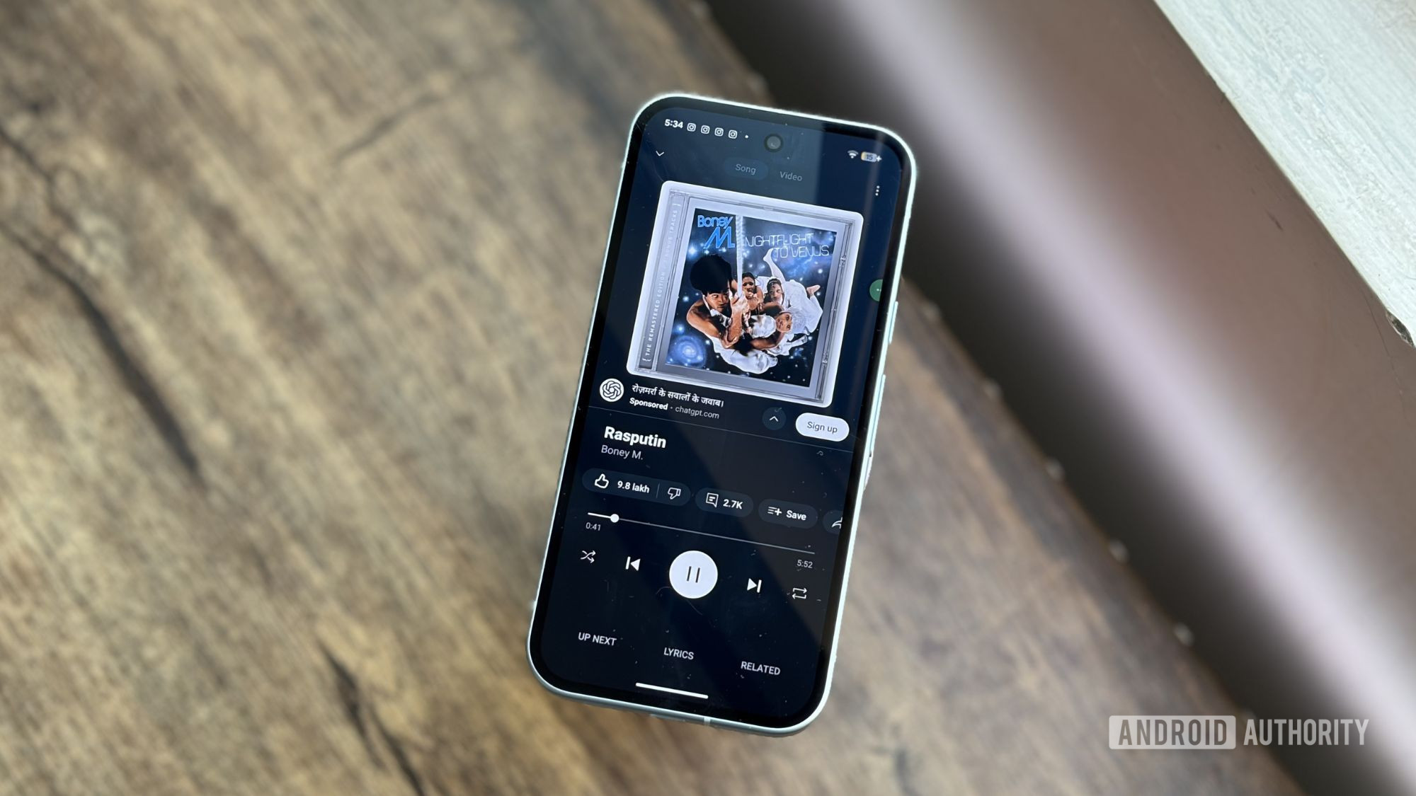 Rasputin tocando no YouTube Music no Google pixel 10a