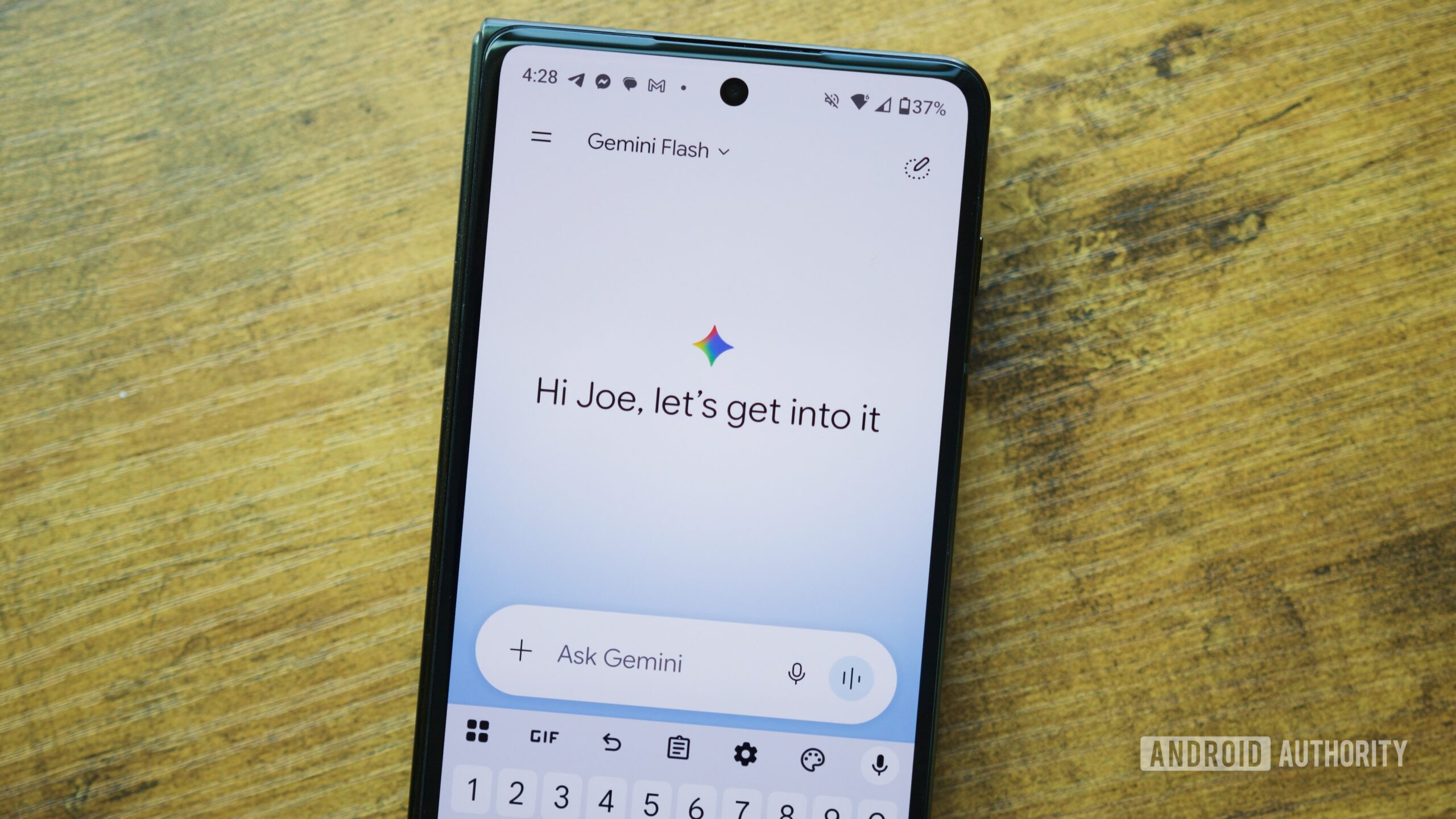 tela inicial de atualização da interface do usuário expressiva neural gemini Aplicativo Gemini em um telefone Android.