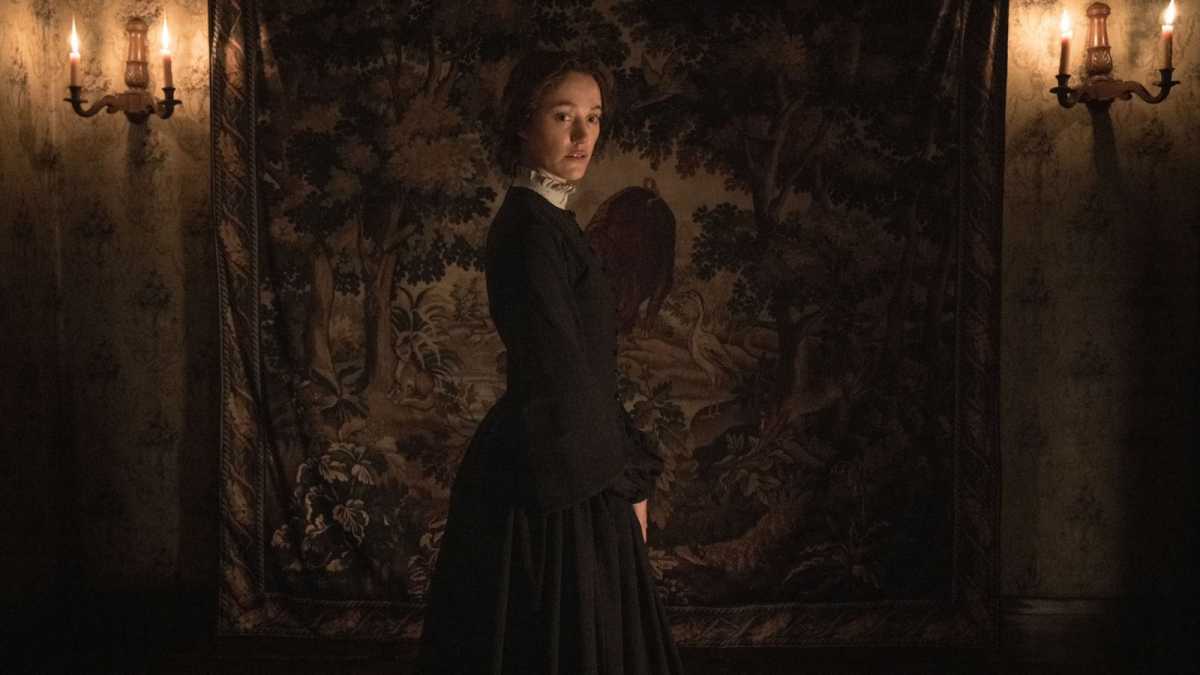 Maika Monroe as Winifred Notta in Victorian Psycho