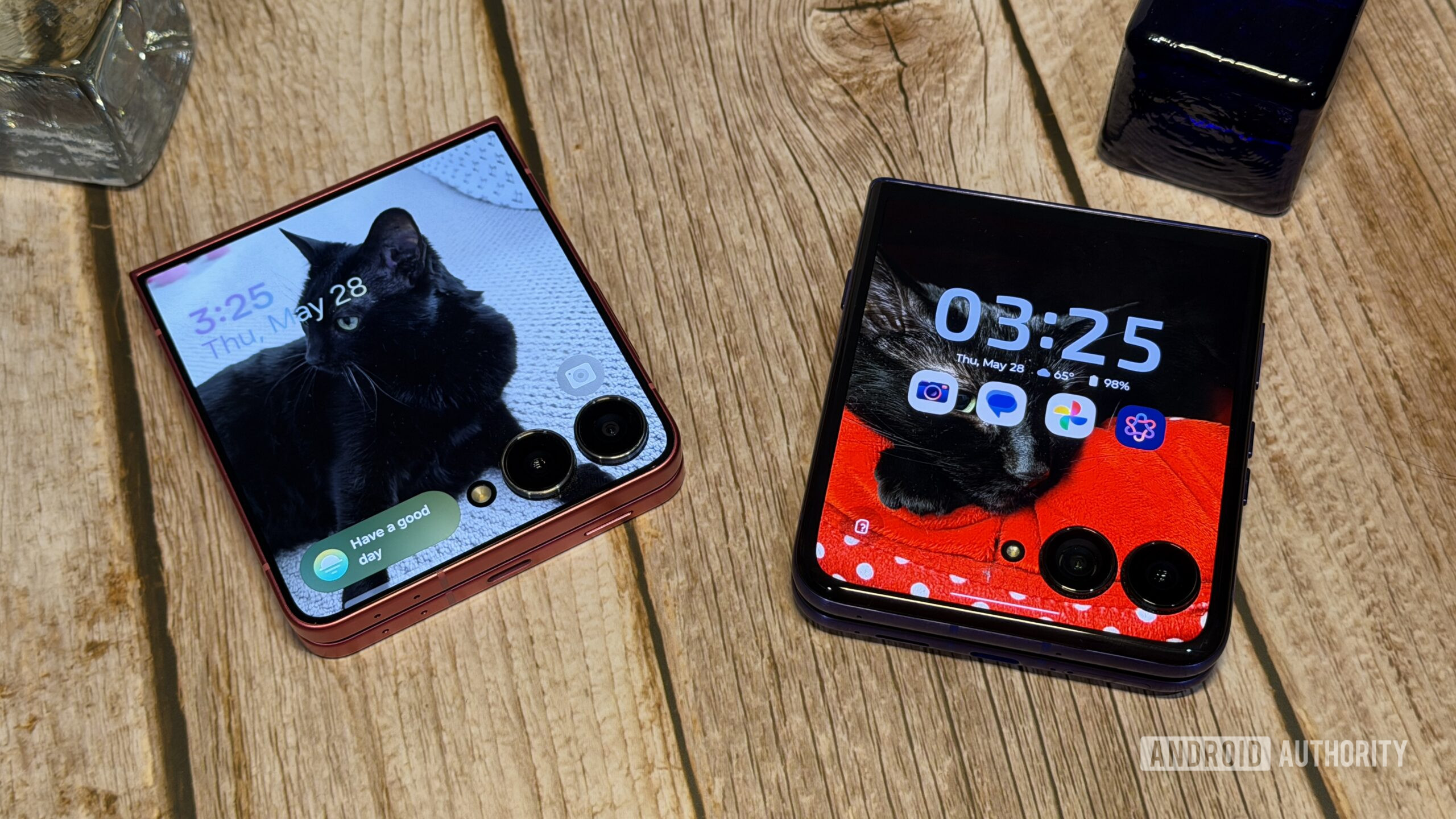 Motorola Razr Ultra Galaxy Z Flip 7 lado a lado